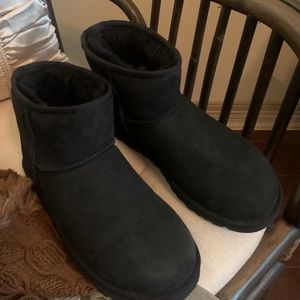 Size 8 Black Ugg booties.